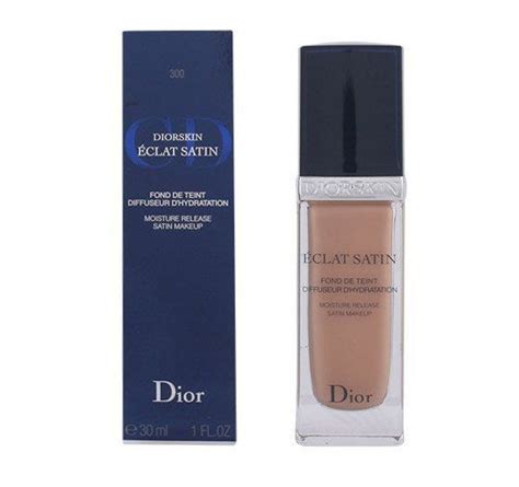 Dior Medium Beige 300 Diorskin Eclat Satin Moisture Release